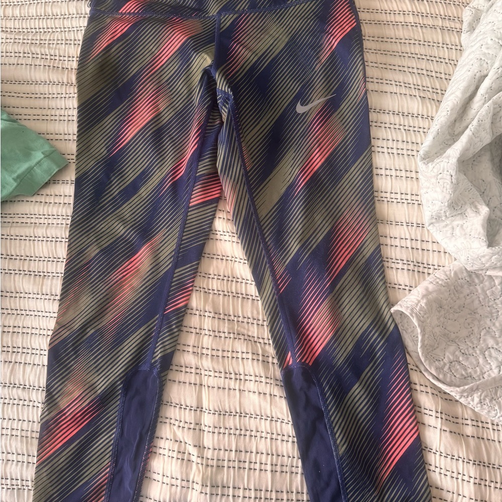Nike Dri-FIT Striped Leggings